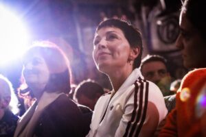 Mayra Mendoza: “Quiero que tengamos la posibilidad de construir un futuro para recuperar la dignidad en la vida de la gente”